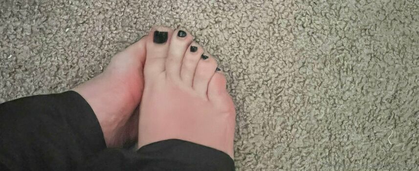 savannahs.feet