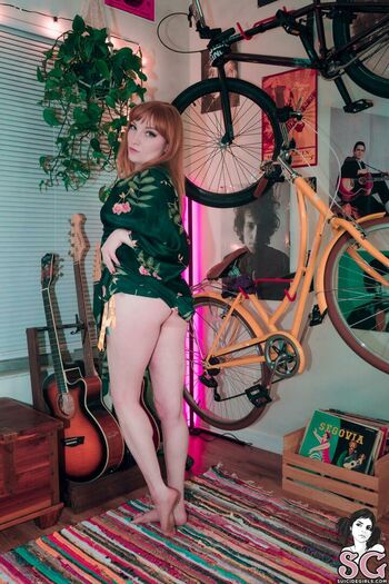 Scarlette Hollywood