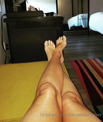 secretlovelytoes