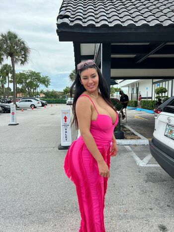 Selena Adams