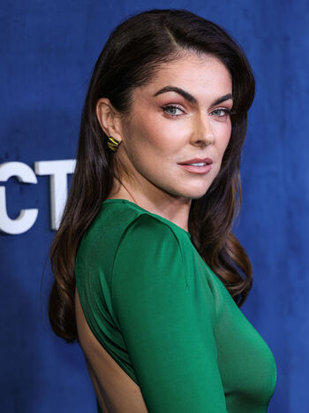 Serinda Swan