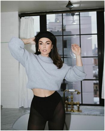Serinda Swan