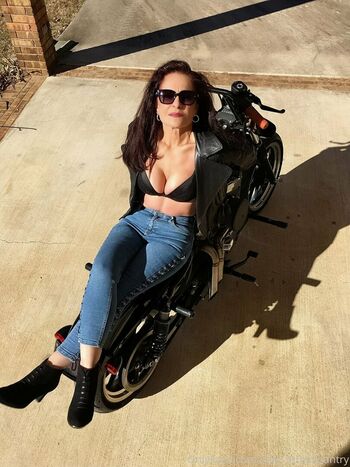 sexy_inthecountry