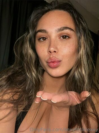 sexylittlelexxy