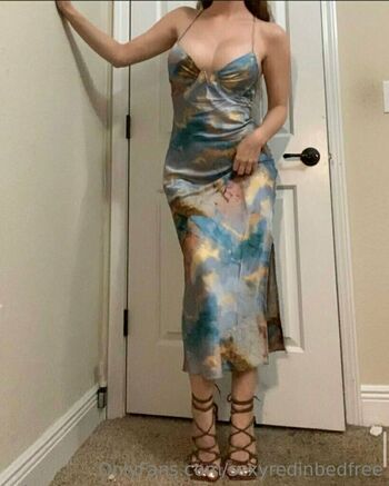 sexyredinbedfree
