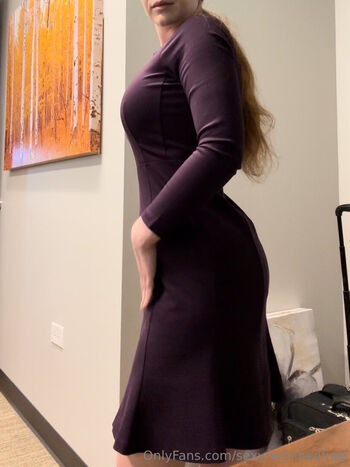 sexyredinbedfree