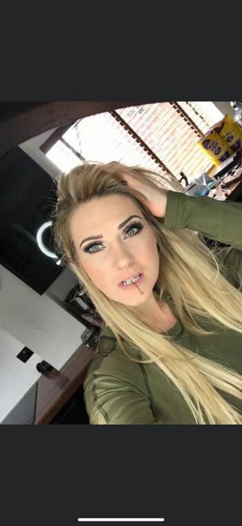 Sharni Knighton