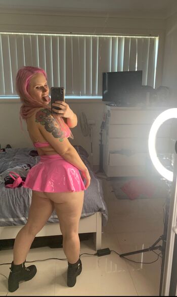 Shazza McKenzie