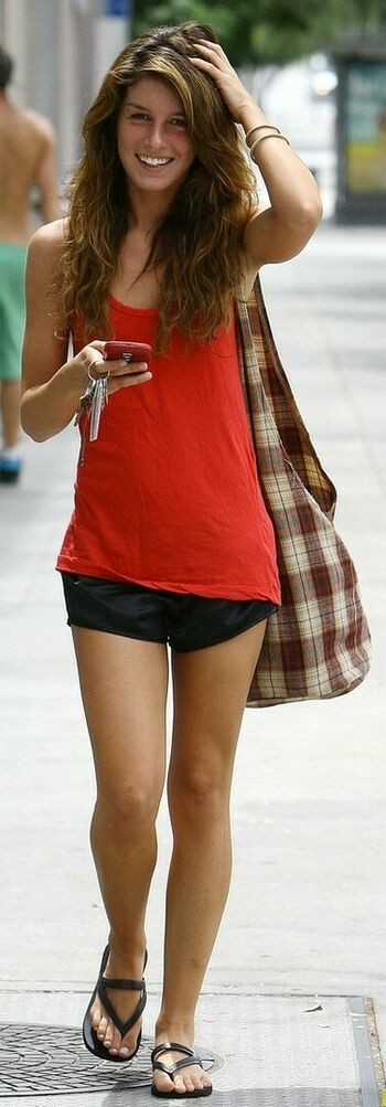 Shenae Grimes