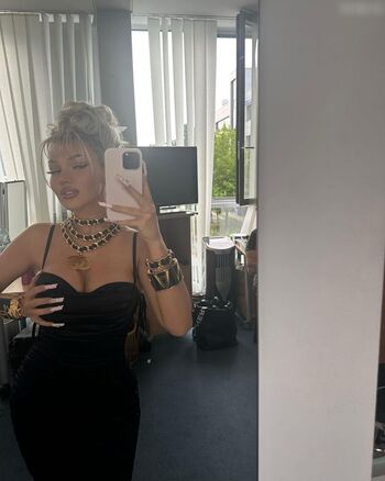 Shirin David
