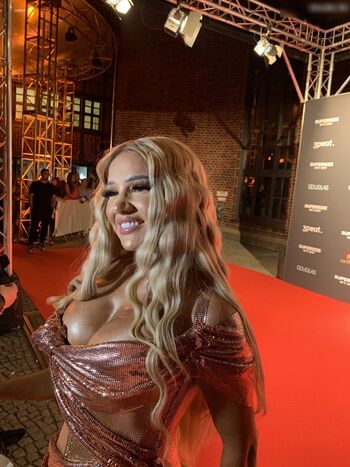 Shirin David