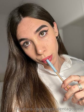 shystudentagostina
