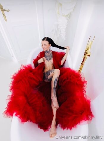 Skinny Lilly