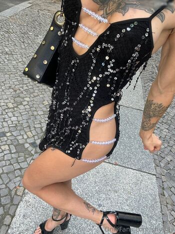 Skinny Lilly