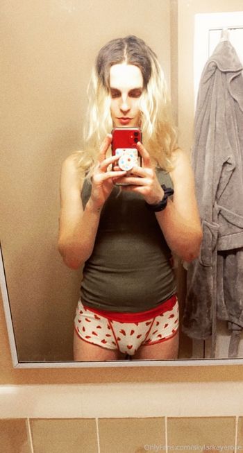 skylarkayerose