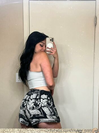 skyler_grey_18