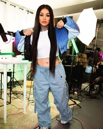 Snow Tha Product