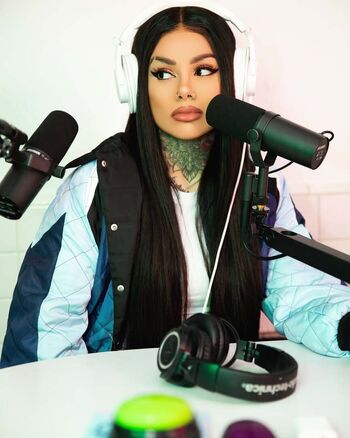 Snow Tha Product