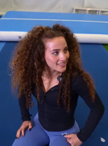 Sofie Dossi