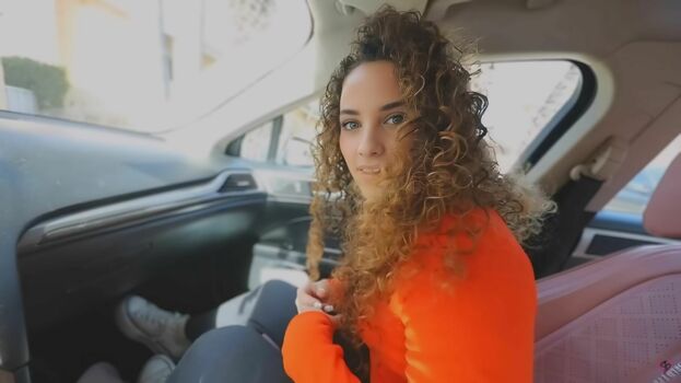Sofie Dossi