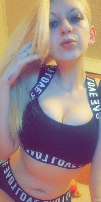 sofieyoungxxx