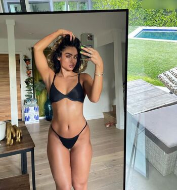 Sommer Ray