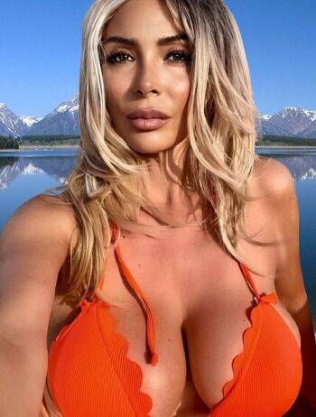 Sonia Grey