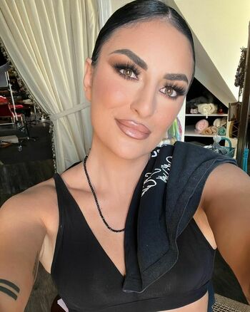Sonya Deville
