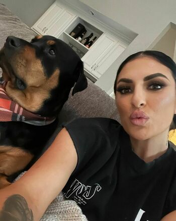 Sonya Deville