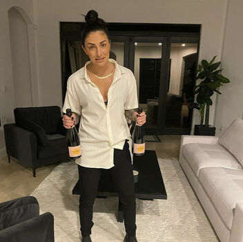 Sonya Deville