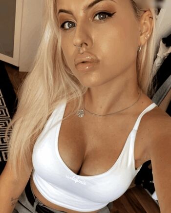 Stefanie.x