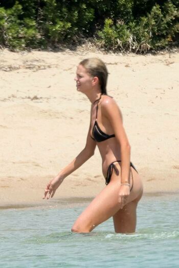 Stella Maxwell