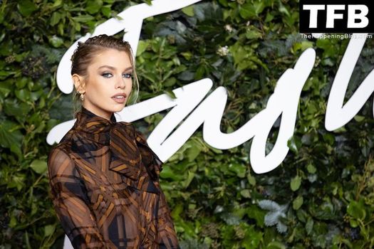 Stella Maxwell