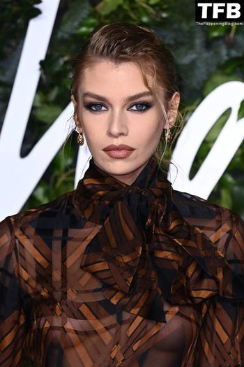 Stella Maxwell
