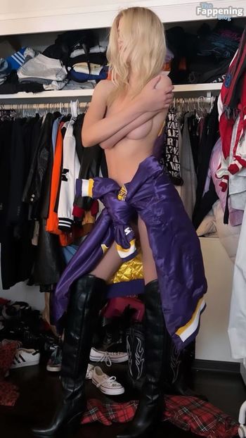 Stella Maxwell