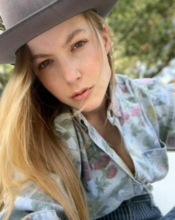 Stevie Wynne Levine