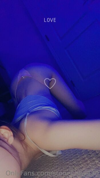 stoner.bby420