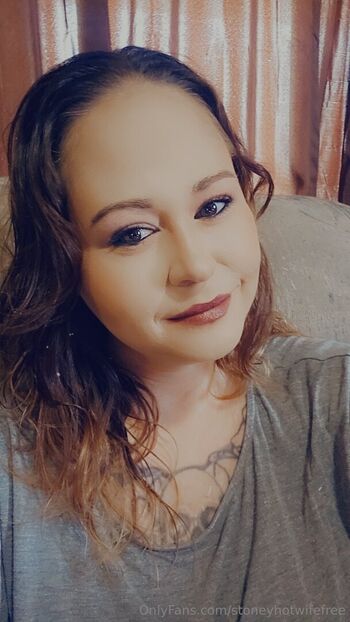 stoneyhotwifefree
