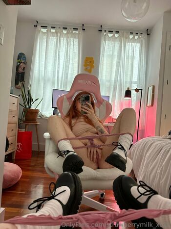 Strawberrymilk_xoxo
