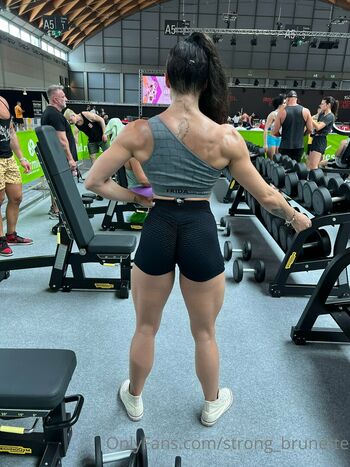 strong_brunette