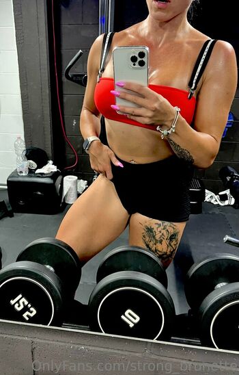 strong_brunette