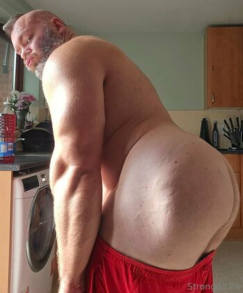 strongdickie