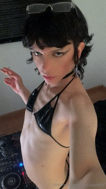 succubot666