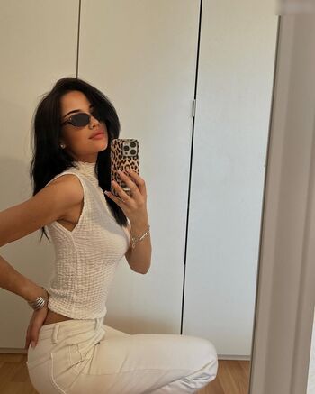 Suela Mehmedi