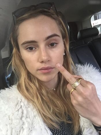 Suki Waterhouse