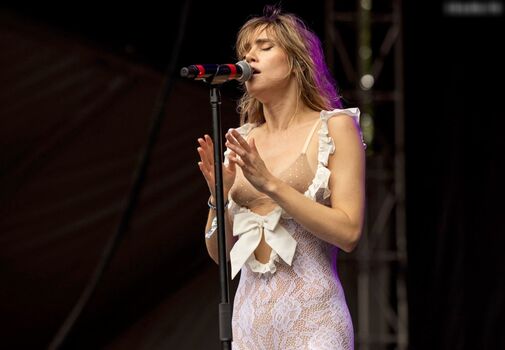 Suki Waterhouse