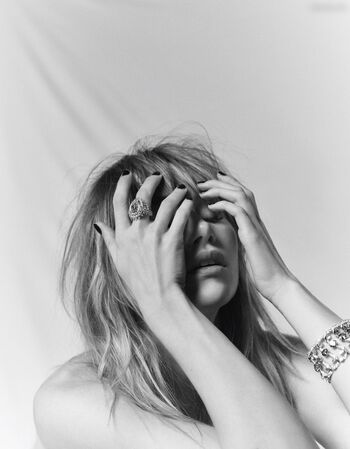 Suki Waterhouse