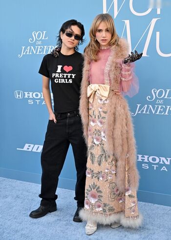 Suki Waterhouse