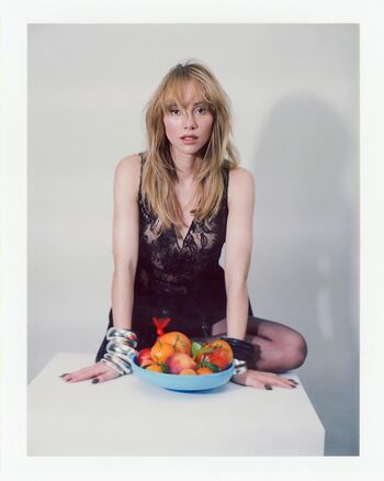Suki Waterhouse