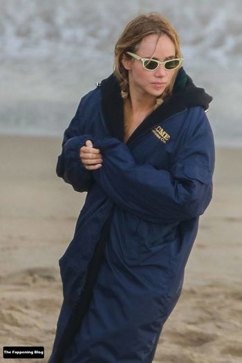 Suki Waterhouse